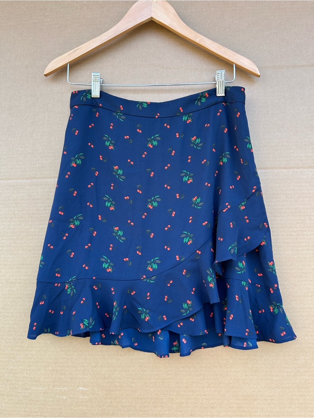 Banana Republic Ruffle Mini Skirt Faux Wrap Sz 4 Navy Blue Cherry Print summer
